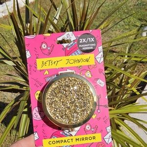 NWT BETSEY JOHNSON MAGNIFYING BLING COMPACT MIRROR